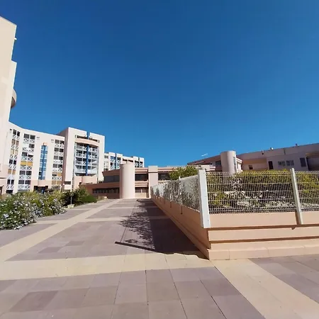 Quartier Port De Peche Et Plaisance Avec Piscine Sete